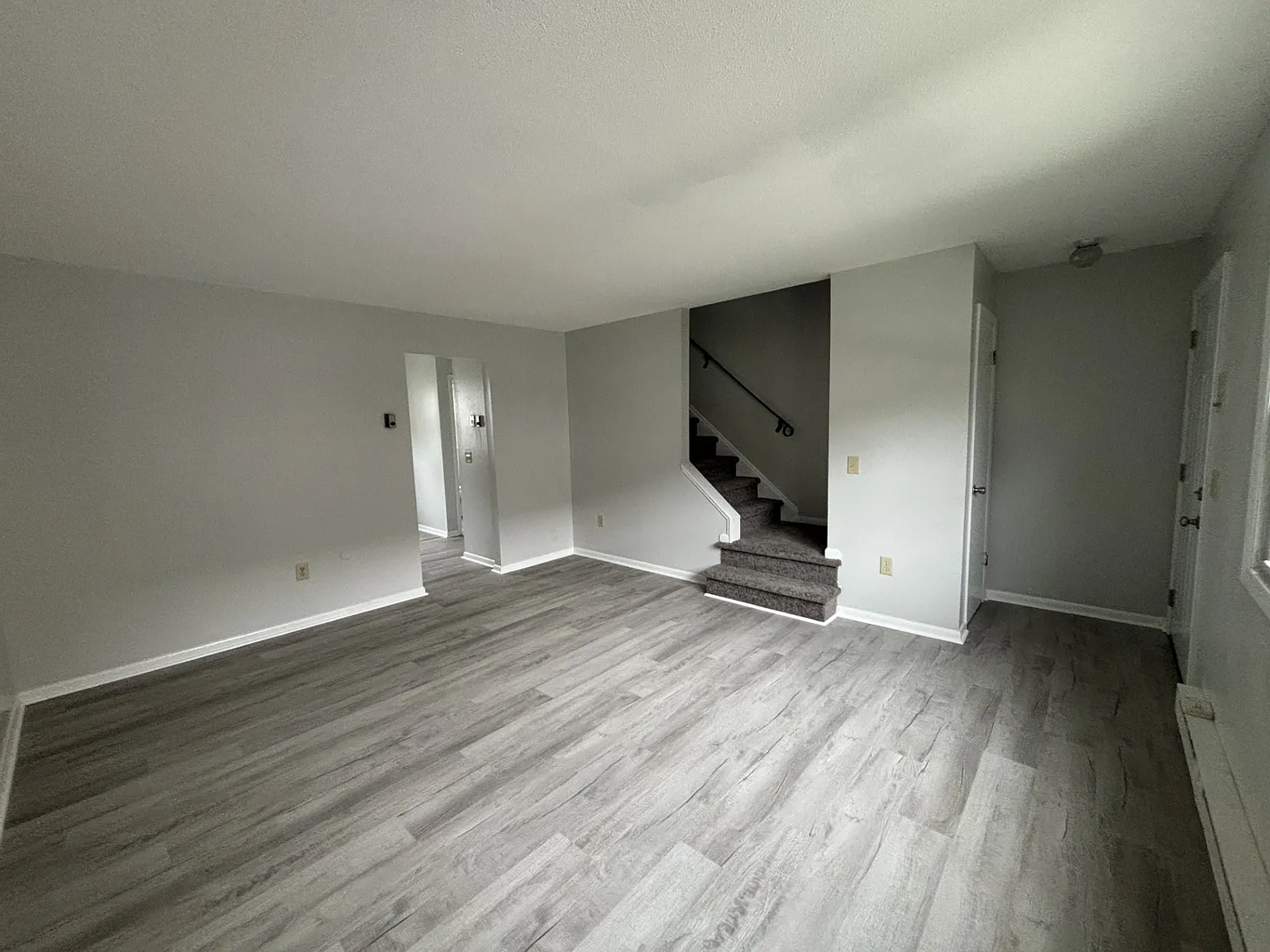 2 bed, 1.5 bath, 1100 sqft, $1,700 — Photo 4