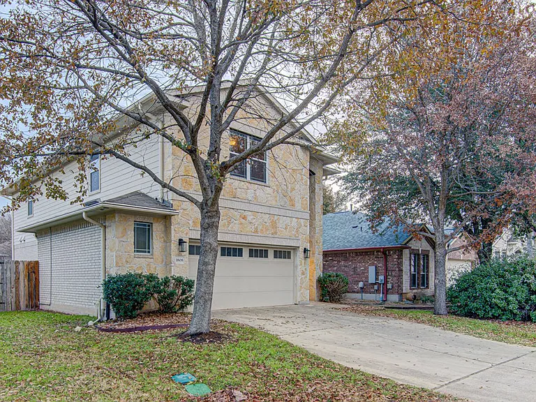 1808 McClannahan Dr — Photo 2