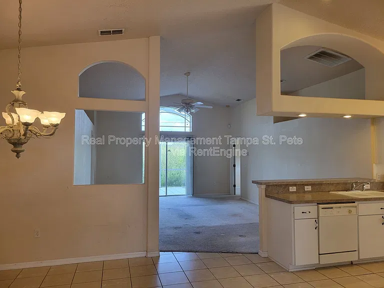 1314 Avonwood Ct — Photo 2