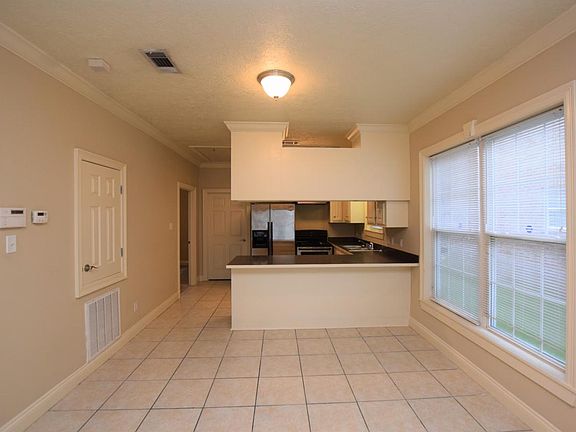 3rd image of 233 Armistead Ln #B