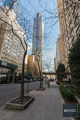 Sold by Bond New York | media 7