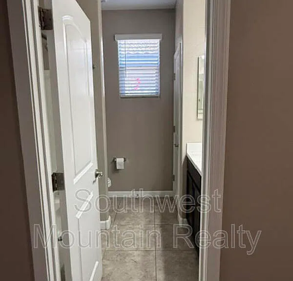 2226 E Comiskey Dr — Photo 6