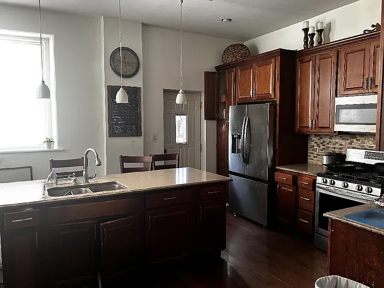 3319 S Giles Ave #1 — Photo 2