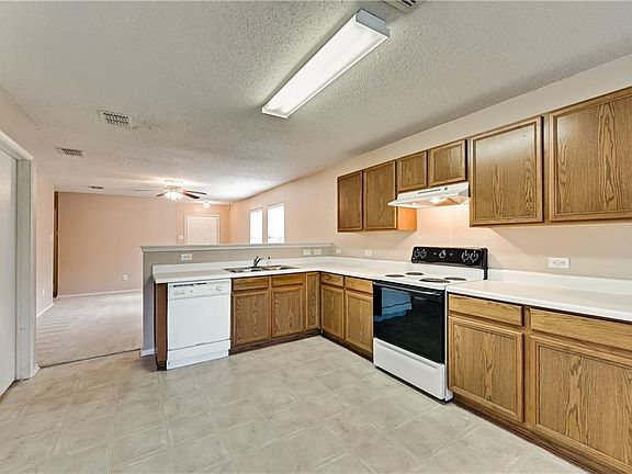 4th image of 745 E Kirnwood Dr