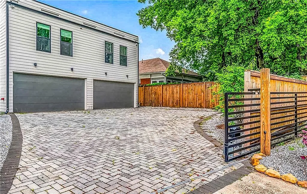 3 bed, 3.5 bath, 1831 sqft, $4,500 — Photo 3