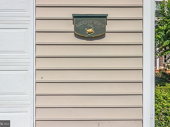 4th image of 75 Lagrange Ave