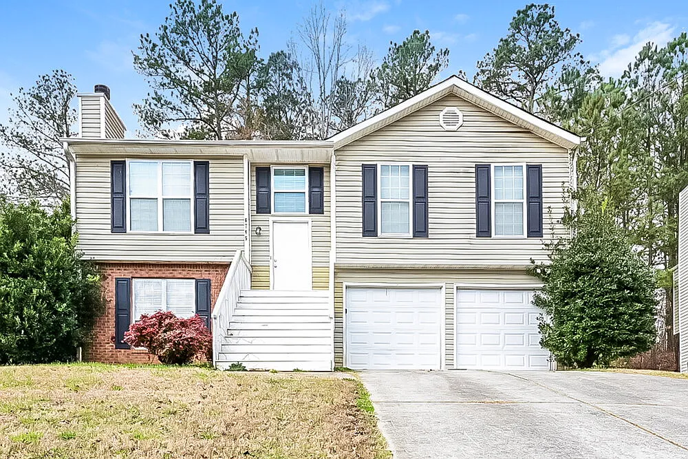 3 bed, 2.0 bath, 1436 sqft, $2,010 — Photo 1