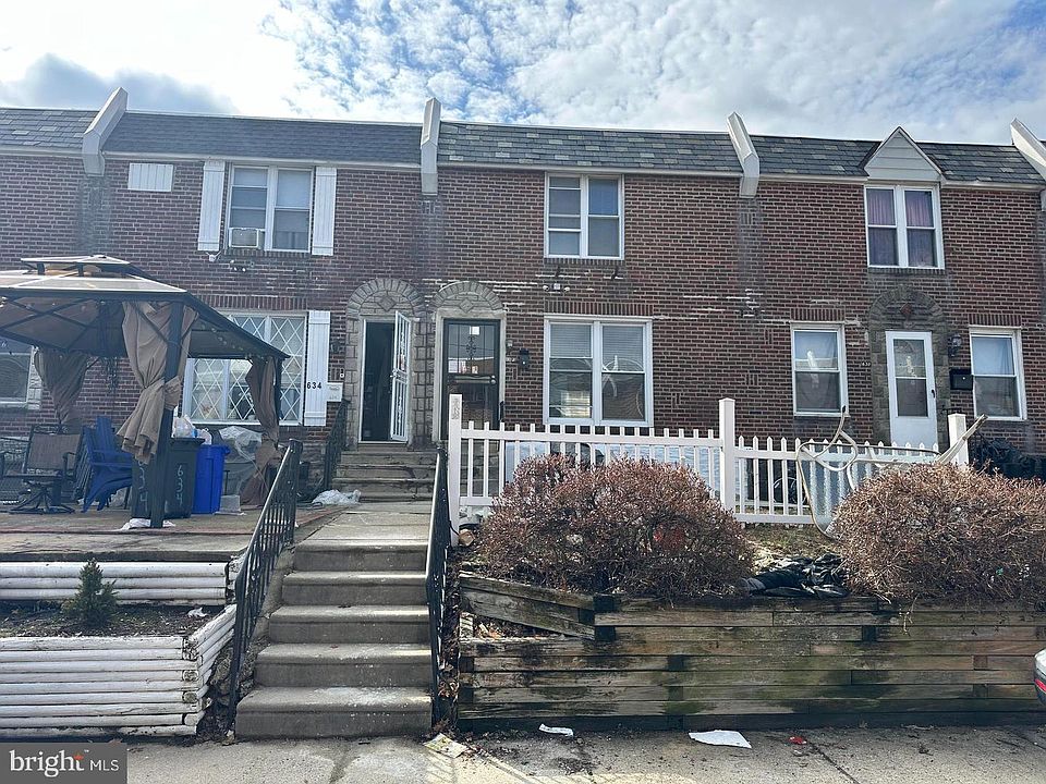 1st image of 632 E Carver St