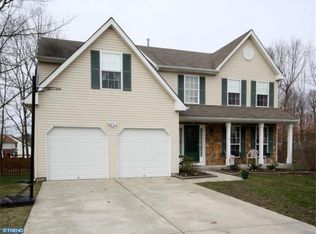 15 Damon Dr, Sicklerville, NJ 08081