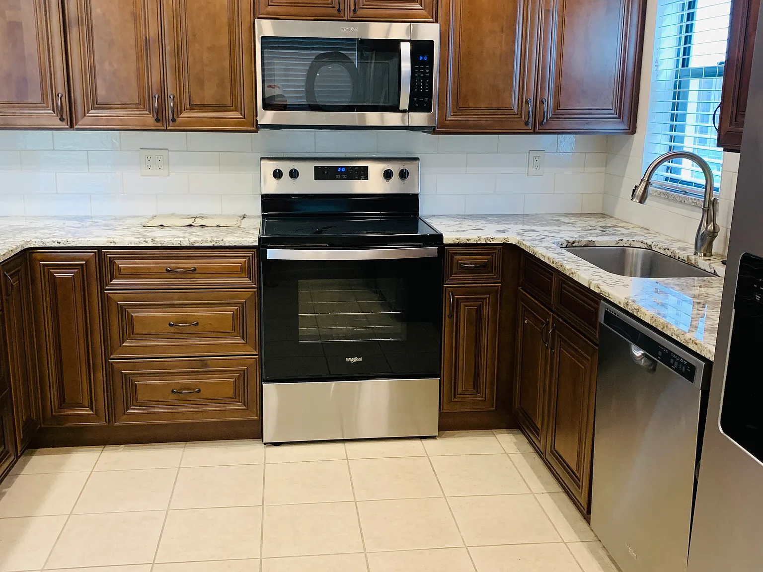 2 bed, 1209 sqft, $1,800 — Photo 3