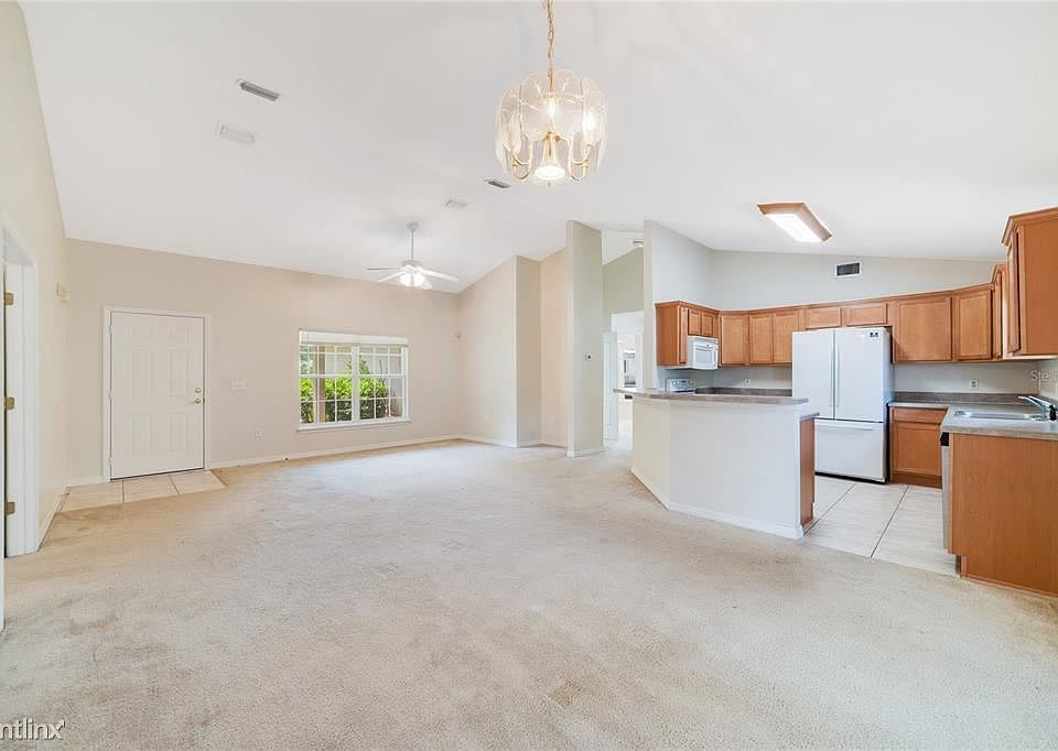 1st image of 2040R E 9th St