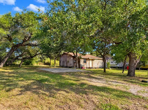 34 & 35 Saint Charles Loop E, Rockport, TX 78382