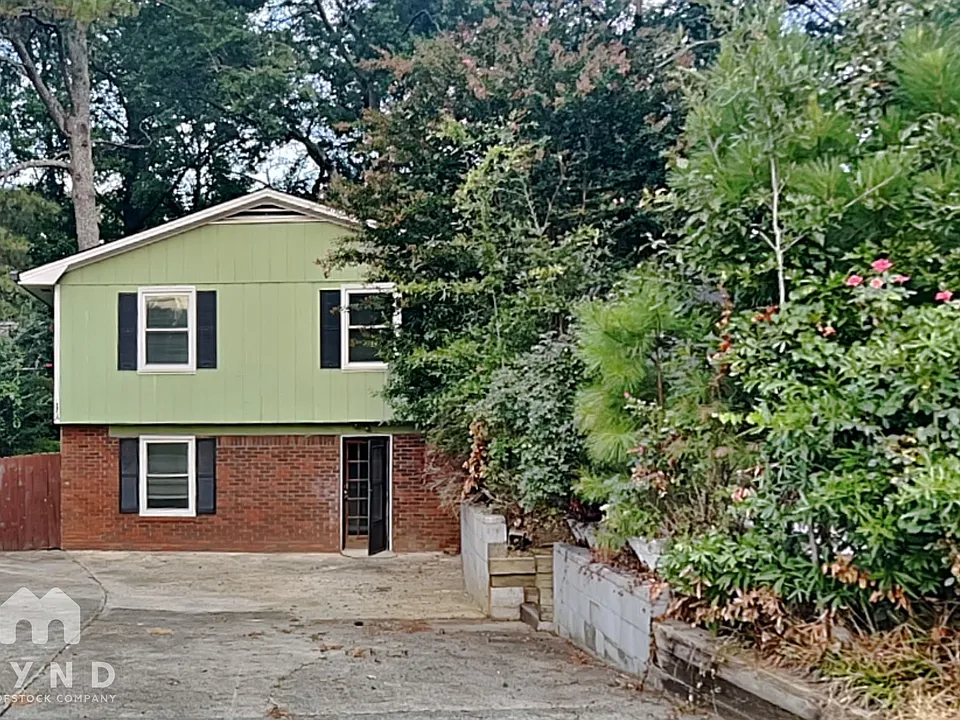 2559 Park Dr NW