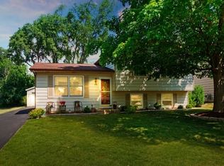318 Elmwood Ln, Antioch, IL 60002