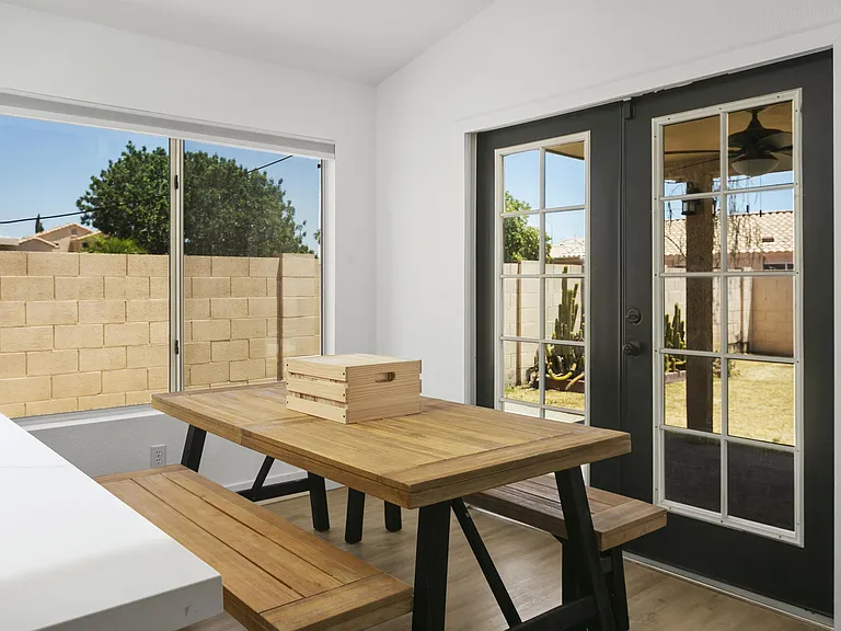 10319 W Luke Ave — Photo 11