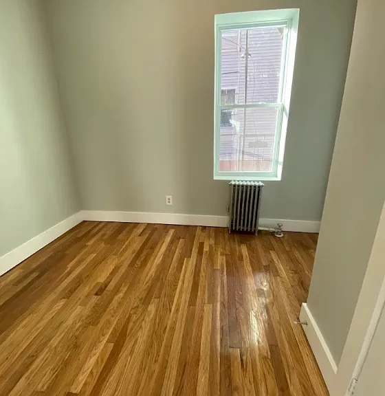 5309 Hudson Ave #8 — Photo 2