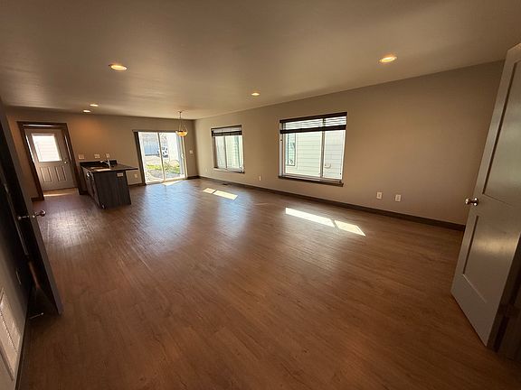 3rd image of 1096 Rosa Way #1