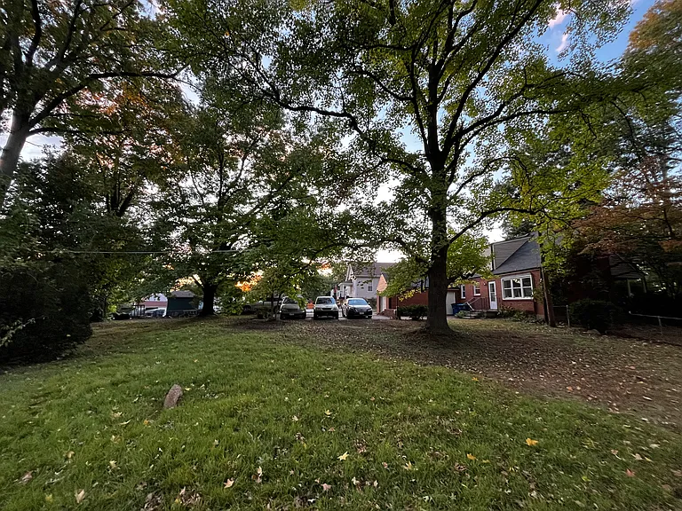 7622 Lammert Ln — Photo 10