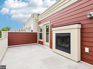3961 Norton Pl, Fairfax, VA 22030