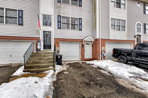 128 Winston Way Photo 1