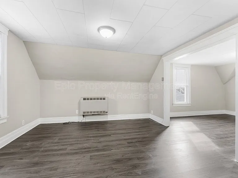 332 Goddard St — Photo 5