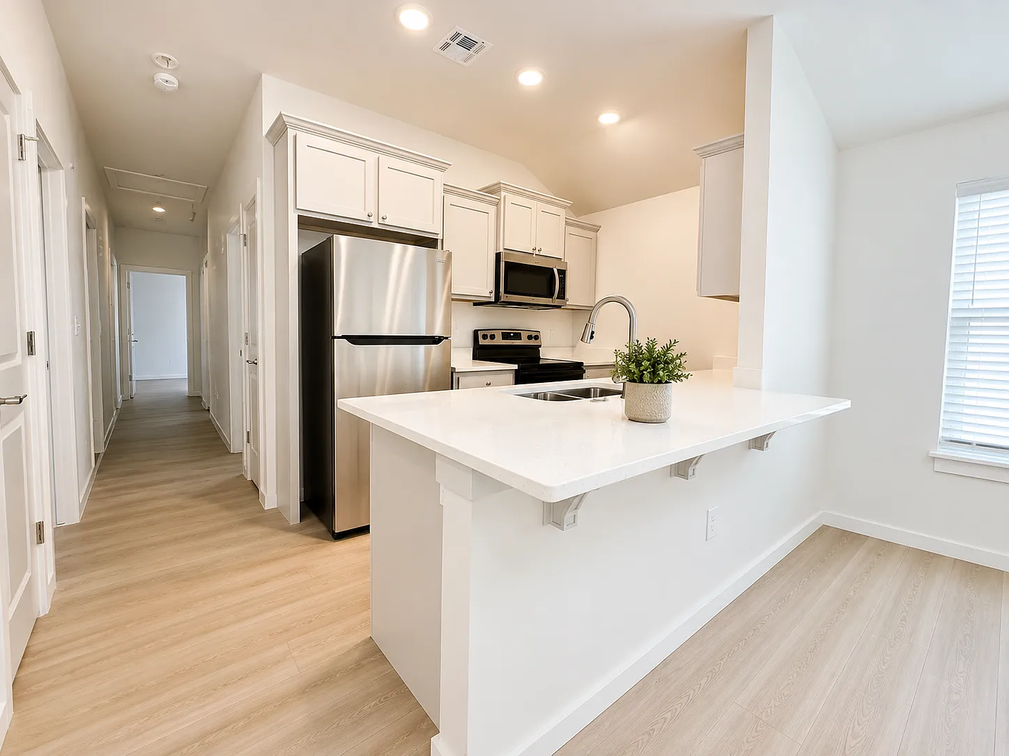 3 bed, 1150 sqft, $1,350 — Photo 2