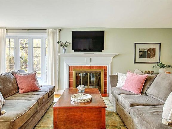 4th image of 25 Belton Dr