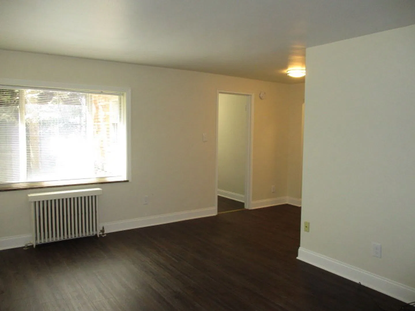 BLA 223 Lincoln — Photo 3