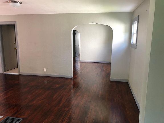 4th image of 56 Forest Glen Ave