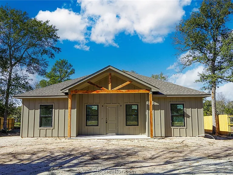6475 FM 244 — Photo 18