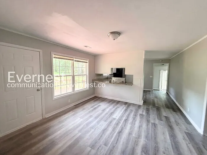 3318 Bonds Ave — Photo 5