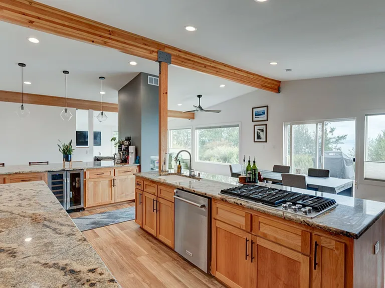 1286 Rainier Ln — Photo 4