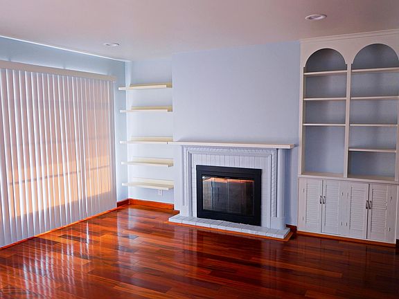 3rd image of 1424 Young St