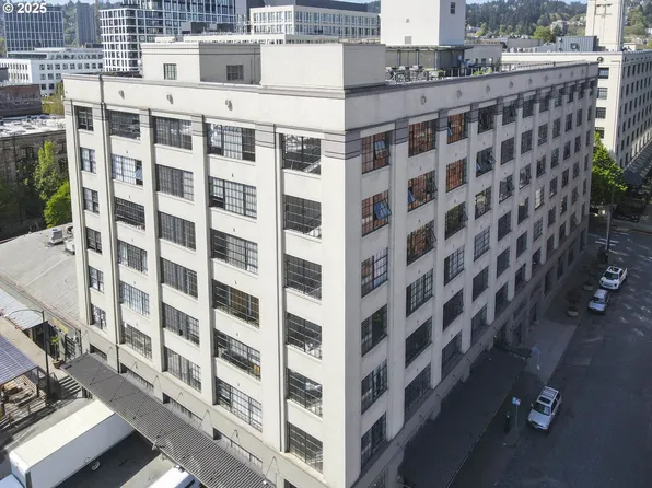 1314 NW Irving St APT 212, Portland, OR 97209