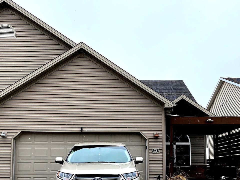 1st image of 1907 Park West Dr