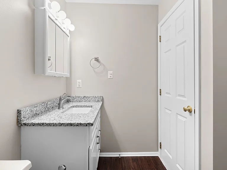 5 Ogden Ct — Photo 18