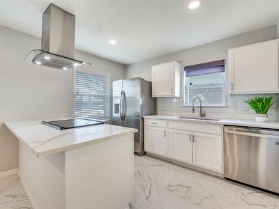 2043 Chatsworth Rd, Carrollton, TX, 75007