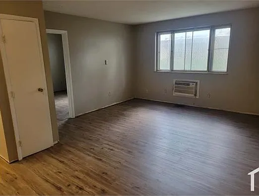 267 Hoch St — Photo 2