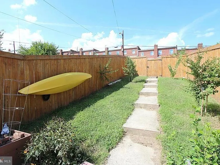 1376 W St NE — Photo 5
