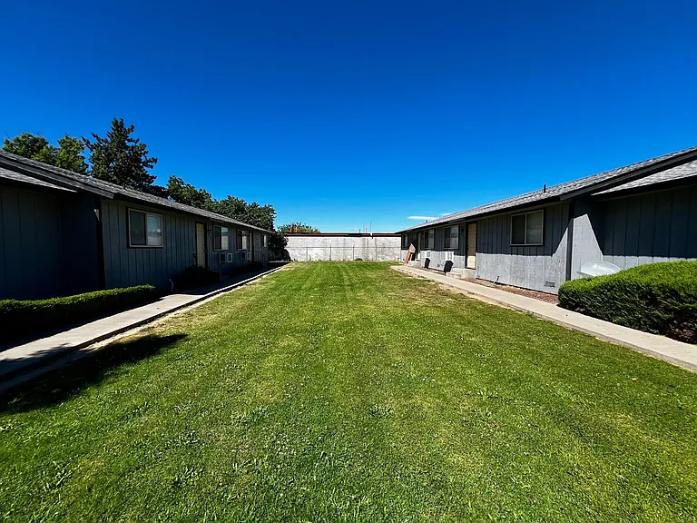 4803 Bonnie Ln — Photo 2
