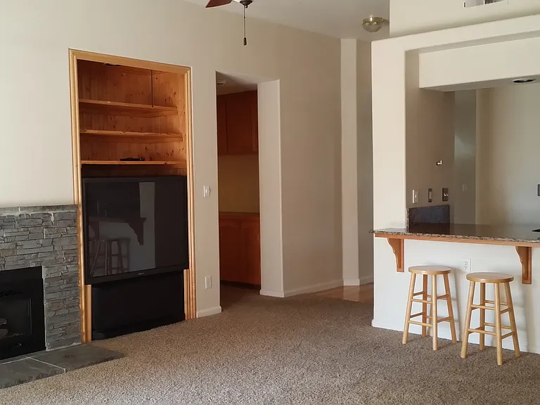2059 E Lexington Ave — Photo 3