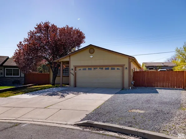 6225 W Choctaw Ct, Sun Valley, NV 89433