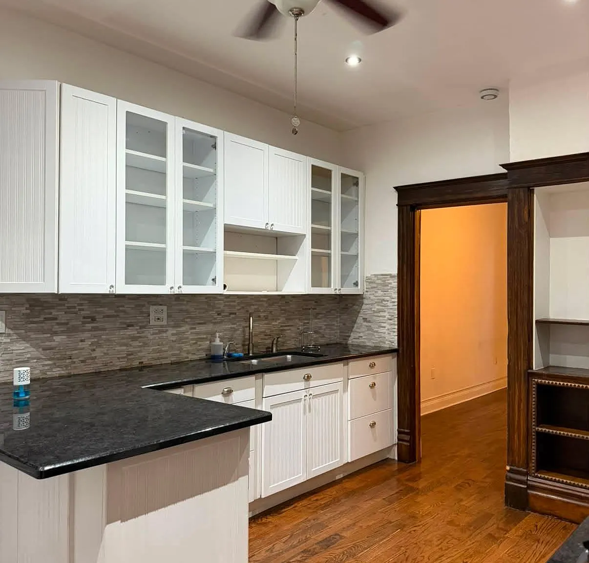 2 bed, 700 sqft, $1,500 — Photo 1