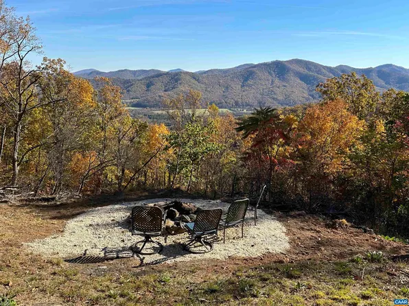 1494 Spruce Creek Ln, Nellysford, VA 22958