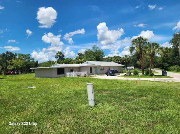 1821 SW Los Pinos Dr