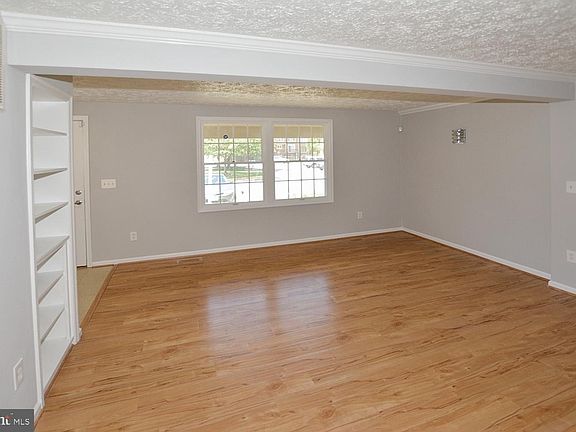 5th image of 1106 Tway Ln