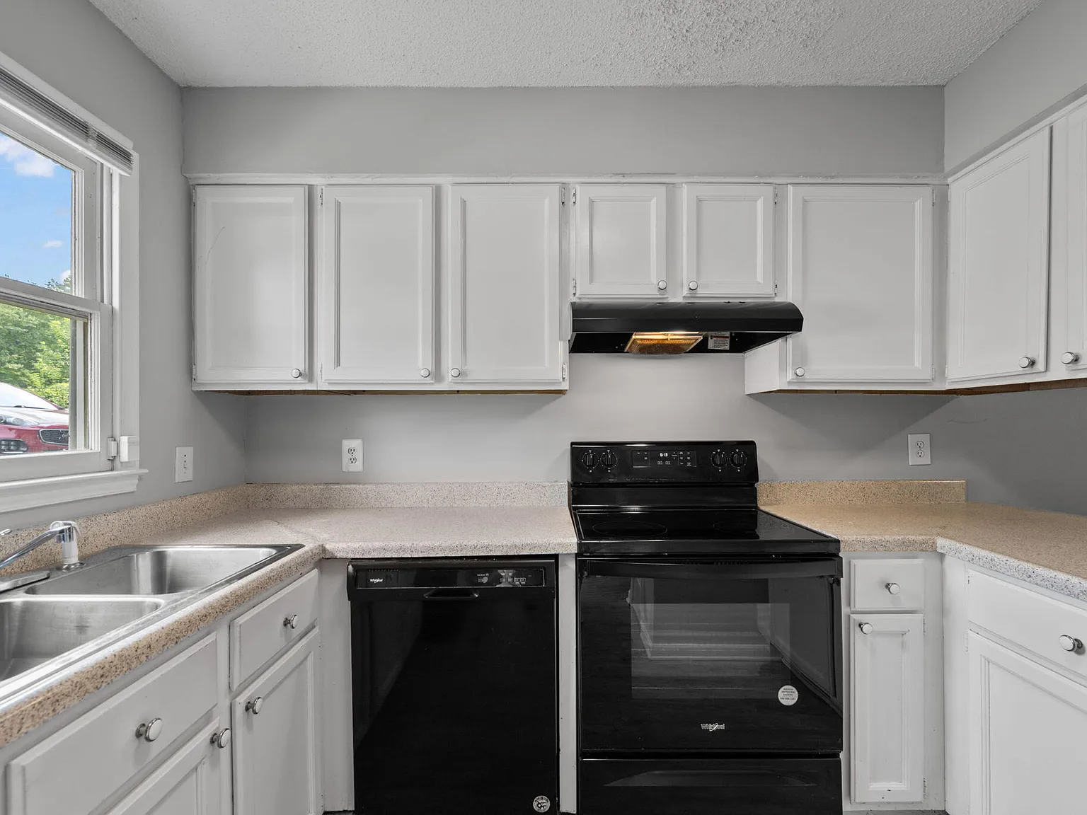 2 bed, 2.5 bath, 1290 sqft, $1,495 — Photo 3