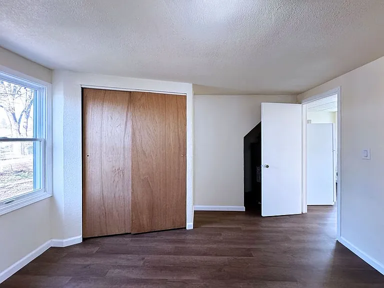 950 Clark St — Photo 20