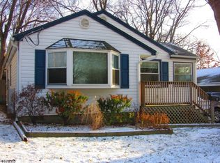 4 Barrington Rd, Parsippany, NJ 07054