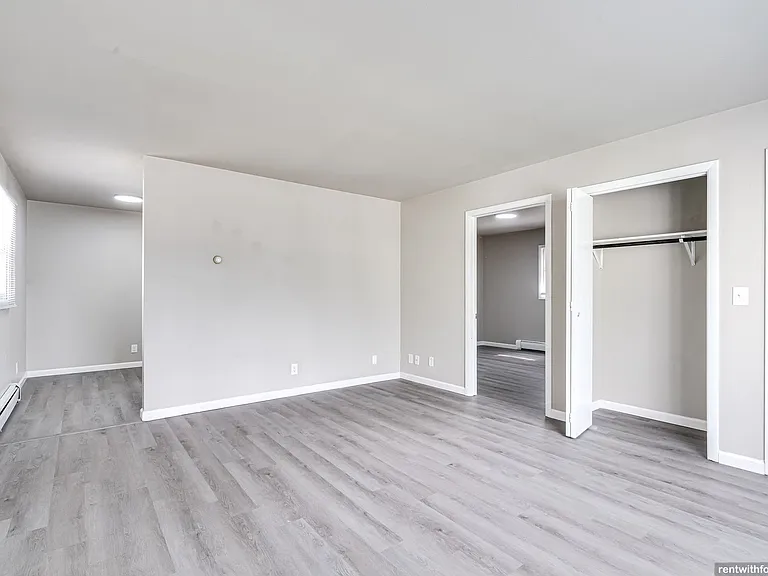 1214 Mount Vernon Street — Photo 3